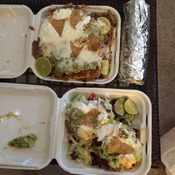 El Toro Bravo - Opening boxes at home. Nachos, sopes, and a burrito - Mexican Near Me - Tustin, California