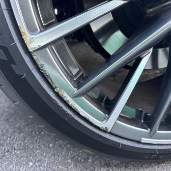 Merlan Wheel Repair - Severe scuffs or curb rashes - Wheel & Rim Repair Near Me Merlan Wheel Repair - Severe scuffs or curb rashes - Wheel & Rim Repair Near Me