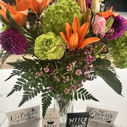 Tux & Tulips Florist - My bouquet. Friendly staff helped me with my arrangement.