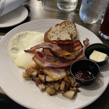 The Loft Restaurant - American Near Me - Zionsville, Indiana The Loft Restaurant - American Near Me - Zionsville, Indiana
