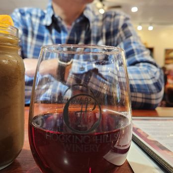 Hocking Hills Winery - Wine Tasting Room Near Me - Logan, Ohio