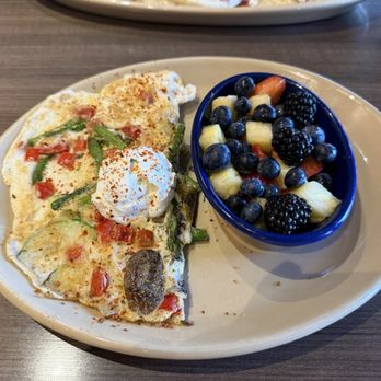 Snooze, an A.M. Eatery - Veggie omelette and fruit. - Breakfast & Brunch Near Me - San Antonio, Texas Snooze, an A.M. Eatery - Veggie omelette and fruit. - Breakfast & Brunch Near Me - San Antonio, Texas