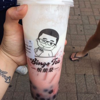 Bingo Tea - Hmm not sure if I was suppose to mix it all up, but the strawberry fruit drink is still delicious lol! - Bubble Tea Near Me - Homer Glen, Illinois