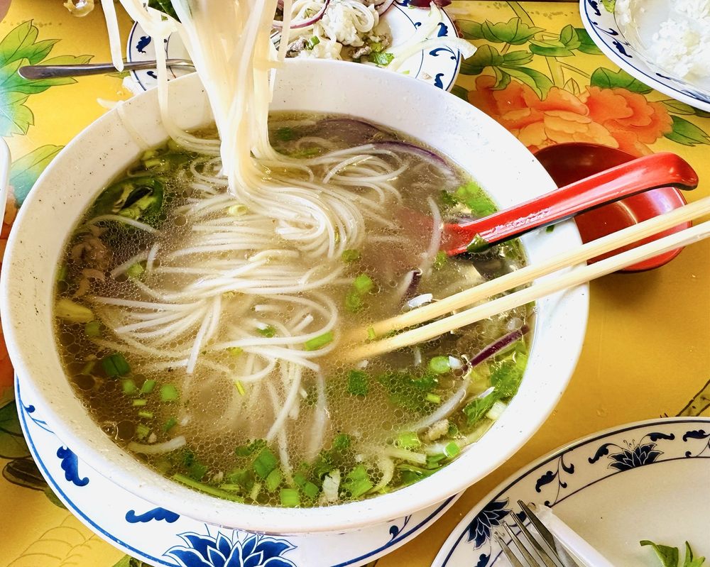 Hi-Pho and Sushi Logo