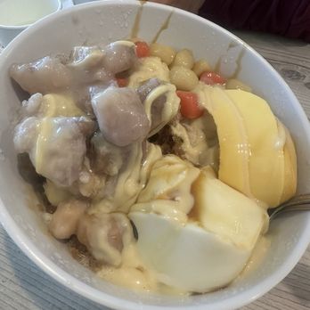 La Sinbala - shaved ice with almond tofu, flan, condensed milk, taro, and rice balls. really good!!!! - Taiwanese Near Me - Arcadia, California