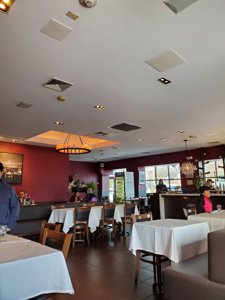 SriPraPhai Thai Restaurant