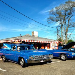 Stewart's Root Beer Drive-In - My '69 Buick Surfer Wagon @ Stewart's Root Beer Thursday Nite Car Show Great Food & Awesome Service!