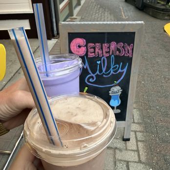Cerealsly Milky - Shakes and street sign - Ice Cream & Frozen Yogurt Near Me - Juneau, Alaska Cerealsly Milky - Shakes and street sign - Ice Cream & Frozen Yogurt Near Me - Juneau, Alaska