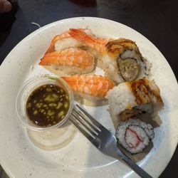 Ye Star Chinese Buffet - Sushi rolls and shrimp sushi.