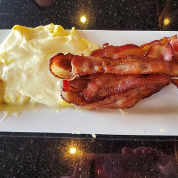 Keke's Breakfast Cafe - Scrambled Eggs and Bacon - Breakfast & Brunch Near Me - Saint Johns, Florida