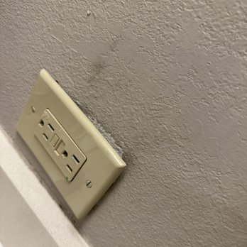 Courtyard by Marriott Beaumont - Light socket hanging off wall and dirty dirty walls - Hotels Near Me - Beaumont, Texas Courtyard by Marriott Beaumont - Light socket hanging off wall and dirty dirty walls - Hotels Near Me - Beaumont, Texas