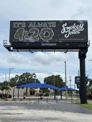 Smokey Jones Smoke & Vape Shop by null