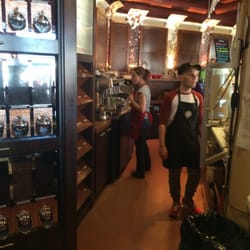La Brulerie d'Ici - View towards the baristas!
