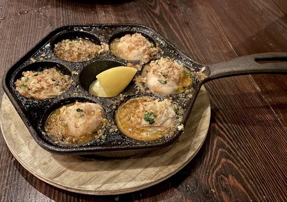 Plates Restaurant & Bar by null