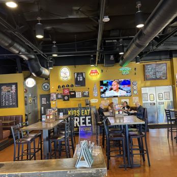 Cold Beers & Cheeseburgers - The main dining room - American Near Me - Scottsdale, Arizona Cold Beers & Cheeseburgers - The main dining room - American Near Me - Scottsdale, Arizona