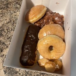 Chocolate long John filled with strawberry and custard Glazed donuts, apple fritter, lemon filled All slappin'! Chocolate long John filled with strawberry and custard Glazed donuts, apple fritter, lemon filled All slappin'!