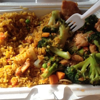 Rego Garden Restaurant - Chicken and broccoli with garlic sauce - Chinese Near Me - Rego Park, New York Rego Garden Restaurant - Chicken and broccoli with garlic sauce - Chinese Near Me - Rego Park, New York