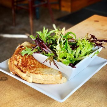 Canard Café - chèvre grilled cheese - Coffee & Tea Near Me - Montreal, Quebec