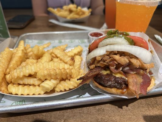 Shake Shack - Yonge & Dundas by null