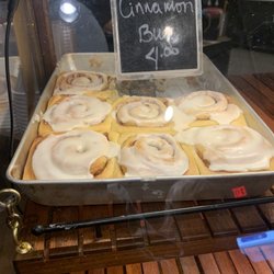 Barn Door Baking - Cinnamon rolls