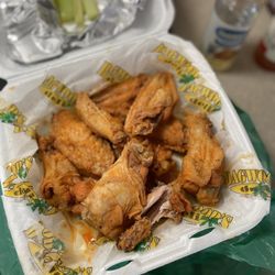 Dagwood's Deli & Sports Bar - Uncooked hot wings