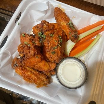 Osborne Pizza Kitchen - Chicken Wings BOMBBB - Pizza Near Me - Los Angeles, California Osborne Pizza Kitchen - Chicken Wings BOMBBB - Pizza Near Me - Los Angeles, California