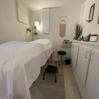 Golden Hour Acupuncture & Wellness - Acupuncture - Acupuncture Near Me - Eagle, Idaho Golden Hour Acupuncture & Wellness - Acupuncture - Acupuncture Near Me - Eagle, Idaho