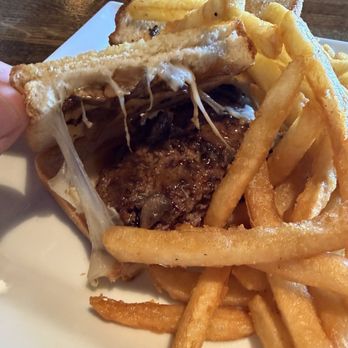 Streetcar Kitchen & Pub - Voyager Burger - American Near Me - Carlton, Minnesota