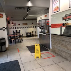 Jimmy Johns - Dining area