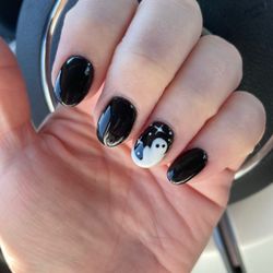 Snappy Nails