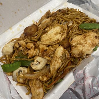 First Wok - Chicken Lo Mein - Chinese Near Me - Clinton Township, Michigan