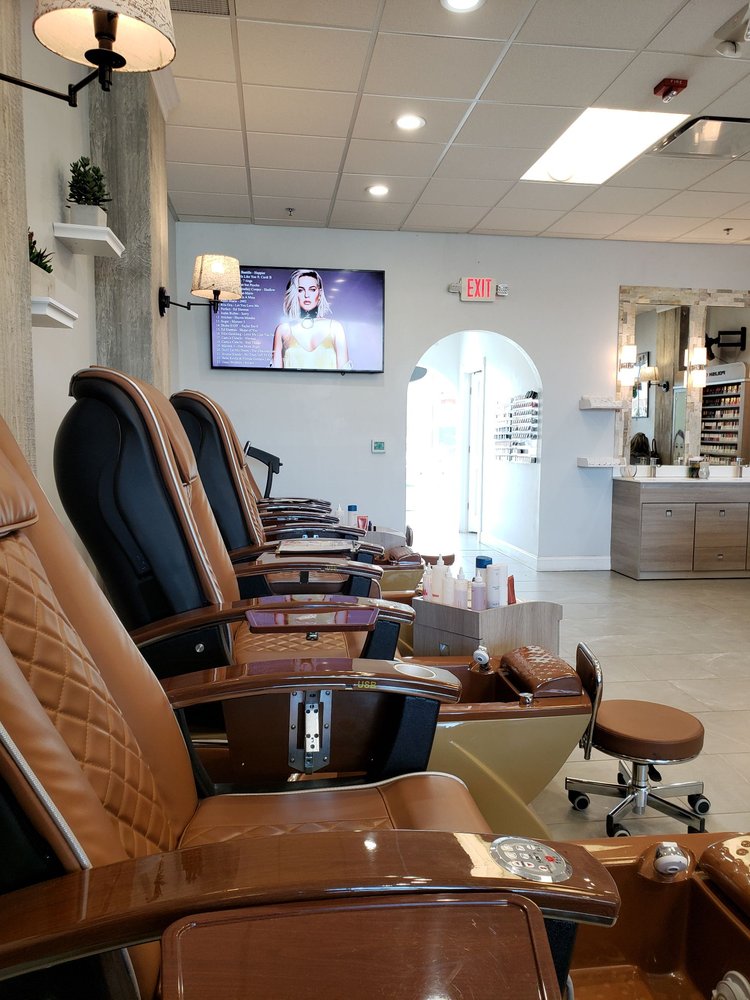 LYLY NAILS & SPA 22 Photos & 27 Reviews Nail Salons 116 E