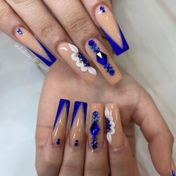 Maxim Nails & Spa
