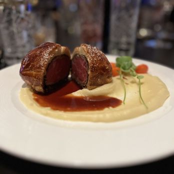 Gordon Ramsay Hell's Kitchen - Beef Wellington - Steakhouses Near Me - Stateline, Nevada