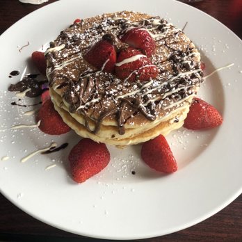 Dalia's Pancake House - Pancakes with fresh strawberries - American Near Me - Palos Hills, Illinois