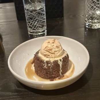 Gordon Ramsay Hell's Kitchen - Sticky toffee pudding - a MUST - Steakhouses Near Me - Stateline, Nevada Gordon Ramsay Hell's Kitchen - Sticky toffee pudding - a MUST - Steakhouses Near Me - Stateline, Nevada