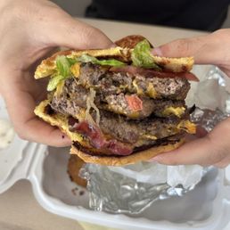 Signature III Buddies Burger