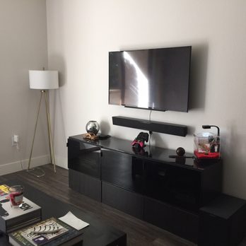 David AV Installations - Living Room TV - TV Mounting Near Me - Los Angeles, California