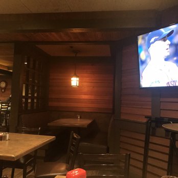 Alibi - Dining area - Pizza Near Me - Troy, Michigan