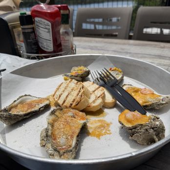 Doc's Oyster Bar - Oysters - Dive Bars Near Me - Valparaiso, Florida