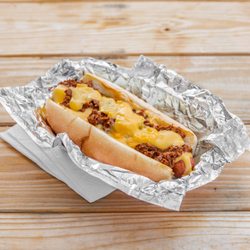 The Seaside Eatery - Chili Cheese Dog