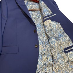 Splendor & Arrow - Custom suit by splendor&Arrow