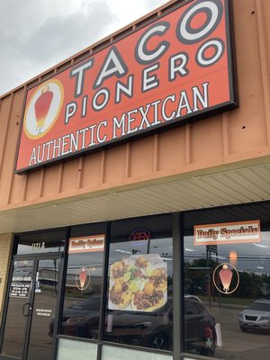 Taco Pionero by null