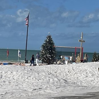 Siesta Key Beach - Nothing like Christmas time at the beach - Beaches Near Me - Sarasota, Florida Siesta Key Beach - Nothing like Christmas time at the beach - Beaches Near Me - Sarasota, Florida