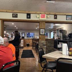 Oakwood Express - Dining room.