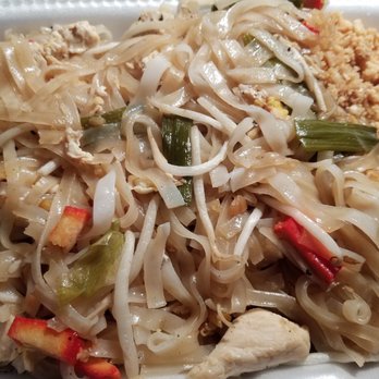 Siam Bistro - Pad Thai w/chicken - Thai Near Me - Woodbridge, Virginia Siam Bistro - Pad Thai w/chicken - Thai Near Me - Woodbridge, Virginia