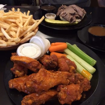 Duff's Famous Wings - Medium light loveliness - American Near Me - Amherst, New York Duff's Famous Wings - Medium light loveliness - American Near Me - Amherst, New York