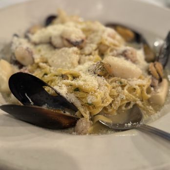 La Patagonia Argentina - Fettuccine Alfredo seafood - Latin American Near Me - Miami, Florida La Patagonia Argentina - Fettuccine Alfredo seafood - Latin American Near Me - Miami, Florida