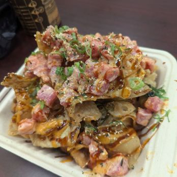 Island Kryptonite - Spicy poke nachos - Food Trucks Near Me