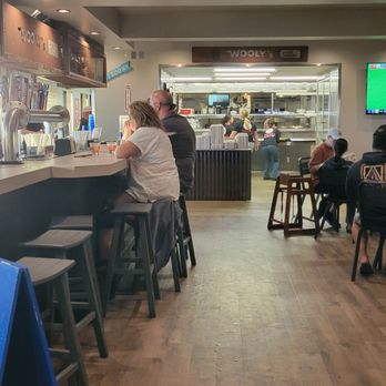 Wooly's - inside - Seafood Near Me - Pismo Beach, California